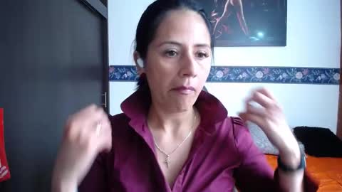 Snapshot of sharoon__cherry_ chatting on October 4, 3:43 pm sharon online show from October 4, 3:43 pm