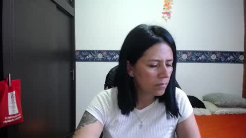 Snapshot of sharoon__cherry_ chatting on October 1, 11:09 am sharon online show from October 1, 11:09 am