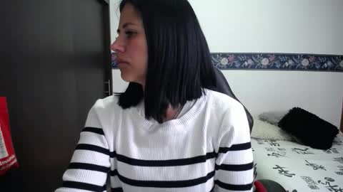 Snapshot of sharoon__cherry_ chatting on October 16, 11:43 am sharon online show from October 16, 11:43 am