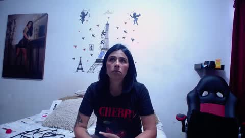 Snapshot of sharoon__cherry_ chatting on February 12, 1:48 pm sharon online show from February 12, 1:48 pm