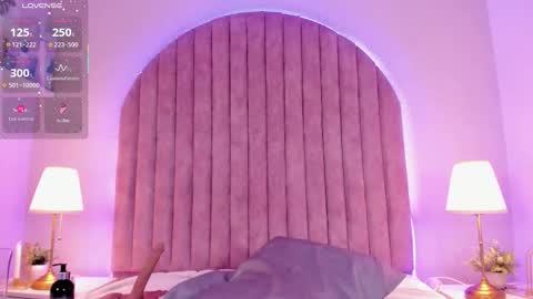 Shayla Davis  online 240 pm - 1000 pm online show from November 19, 10:19 pm