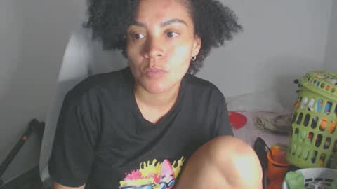 Shayna online show from December 18, 2:07 am