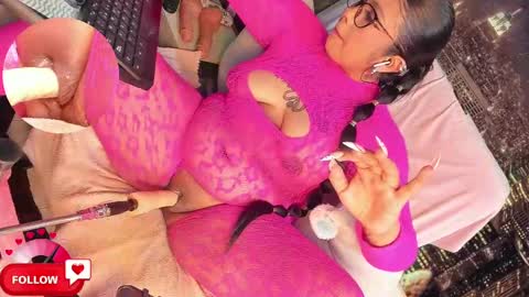 INDEPENDENT MODEL  ITS JUST YOU  ME online show from February 27, 9:07 am