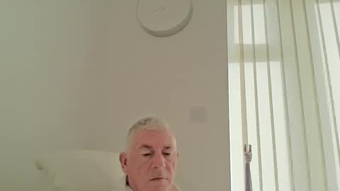 she52 online show from May 14, 6:44 am