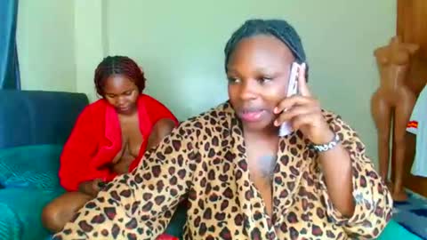 shee13 online show from December 19, 10:11 am