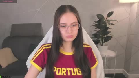 Amely online show from April 16, 11:32 am