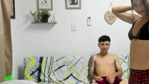 sheilanyarturo online show from April 22, 2:52 am