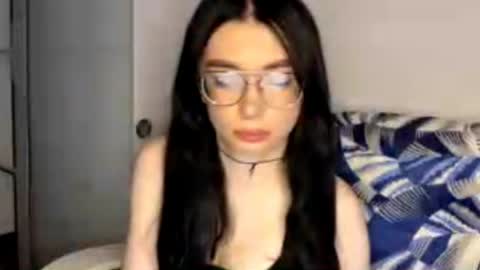 Alice online show from April 10, 3:28 pm