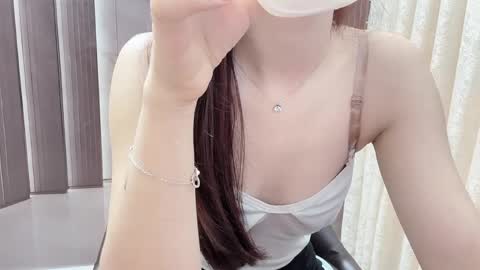 Shelly online show from April 18, 1:40 am