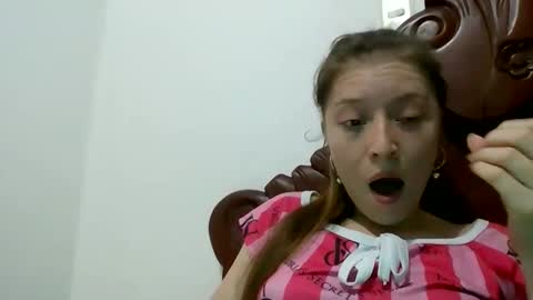 shelsyzevee_ online show from November 4, 1:07 am