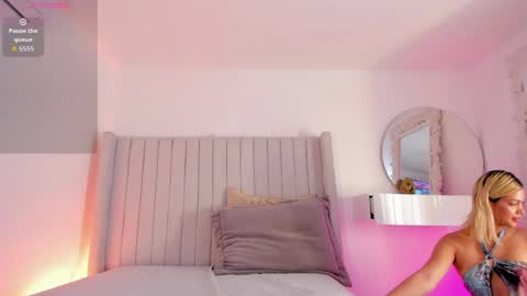 shelynna_azzul online show from April 13, 9:19 pm