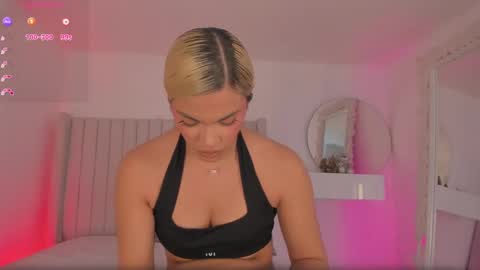 shelynna_azzul online show from May 22, 12:01 pm