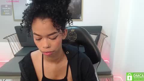 Shenna online show from February 15, 1:05 pm