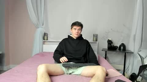 Max online show from January 15, 5:33 pm