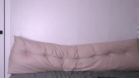 Max online show from November 27, 6:04 pm