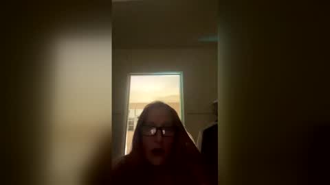 sherrie3699 online show from December 17, 12:39 am