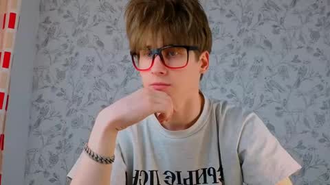 Nenedent online show from April 17, 2:30 pm