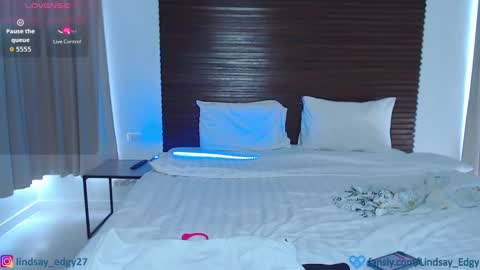 Lindsay  Damon online show from October 26, 8:26 am