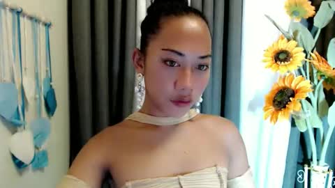 shira_cutttiebigcock online show from May 9, 11:22 pm
