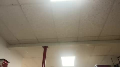 shirtlesshunk15 online show from April 25, 2:03 am