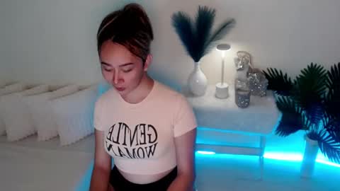 WET AND WILD YHANNA online show from September 19, 11:08 pm