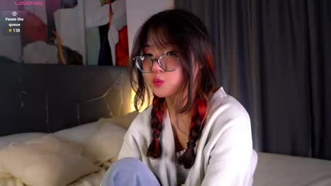 Naomi online show from April 18, 11:45 am