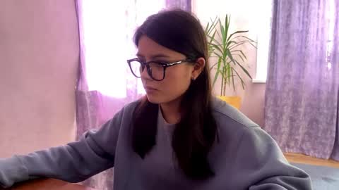 Marie online show from May 1, 2:55 pm