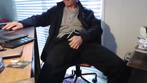 nikolas send dm for an appointment online show from November 1, 7:57 pm