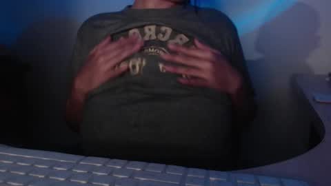 Shopie Hank  online show from December 19, 1:28 am