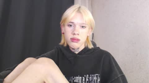 polii and alisa online show from February 24, 6:22 pm