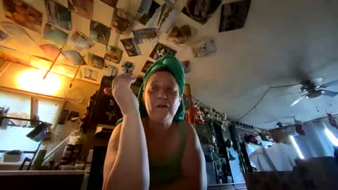 shorty920505 online show from October 27, 9:15 pm