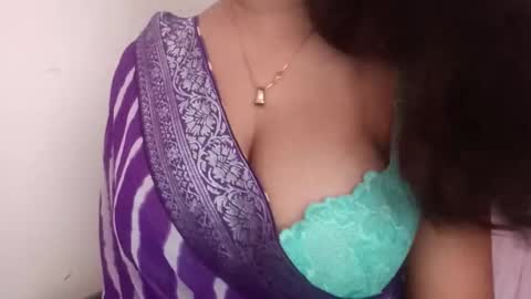 shreya_0 online show from January 19, 8:24 am