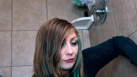 Snapshot of shy_college_girl chatting on September 29, 6:07 pm Aurora Wolfe Shy College Girl Top 16 of all OF Creators online show from September 29, 6:07 pm