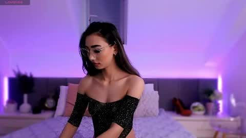 shy_eveline online show from April 15, 5:05 pm