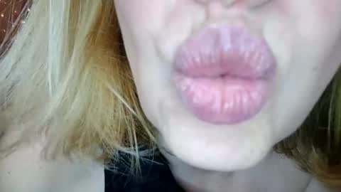 shy_girl80 online show from January 5, 5:27 pm