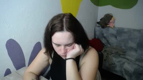 shy_lil online show from October 27, 4:07 pm