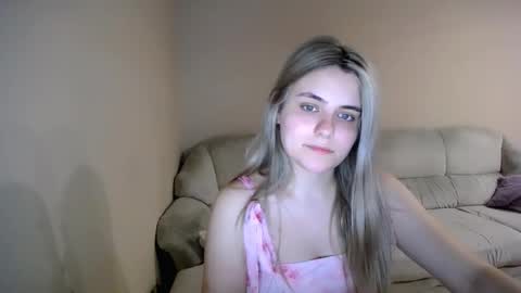 shy_sabrina_ online show from March 24, 10:49 pm