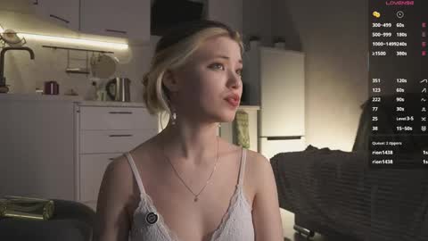 Akemi online show from March 29, 1:46 pm