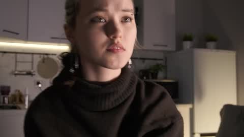 Akemi online show from April 10, 4:01 pm