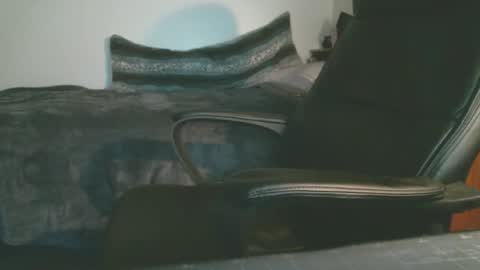 shyboyhugecum2020 online show from November 23, 5:16 am