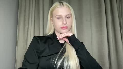 Shy Fox online show from April 21, 6:59 pm