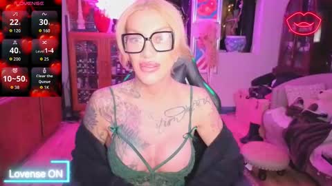 shytrans_uk online show from May 18, 9:32 pm