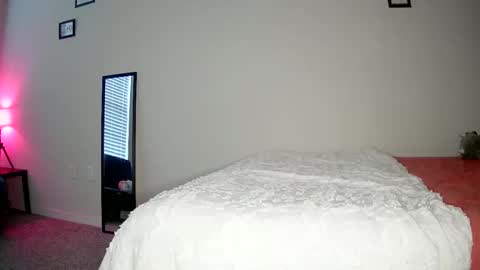 shypetitebaby online show from April 27, 4:26 pm