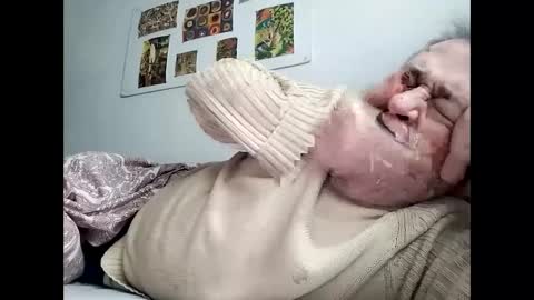 Snapshot of sibemolx chatting on March 9, 10:52 pm sibemolx online show from March 9, 10:52 pm