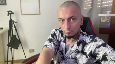 sidvicious23cm online show from April 17, 9:11 am