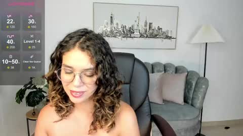 siiena online show from May 15, 11:34 pm