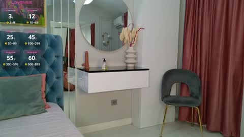 Sienna online show from April 9, 11:27 am