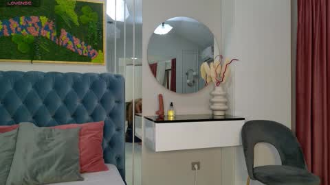 Sienna online show from February 1, 5:04 am