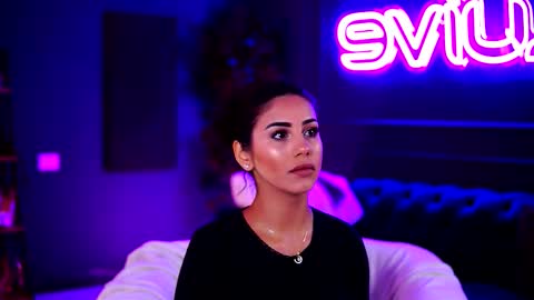 Sienna online show from November 19, 11:42 am