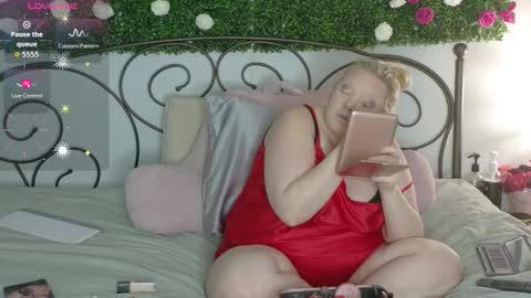 Sienna Luxx online show from March 14, 11:42 pm